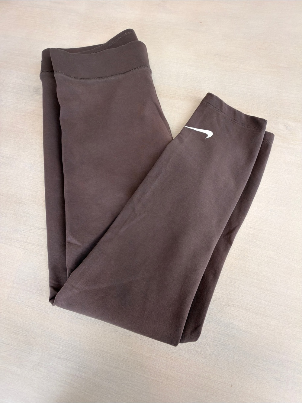 Nike Brown Leggings with White Swoosh Accent - Size Large